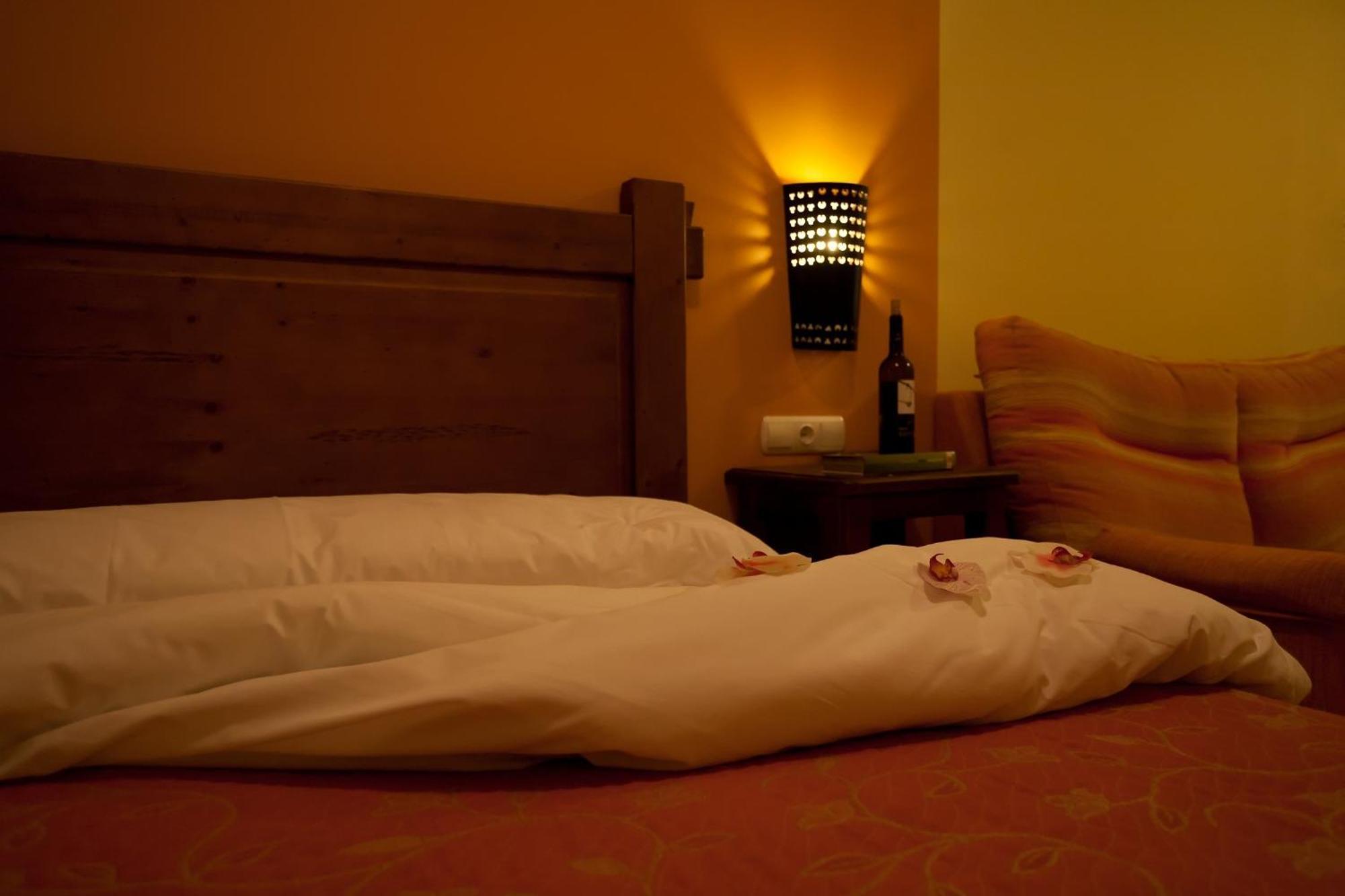 Complejo Turistico Bielsa Hotel Y Camping 外观 照片