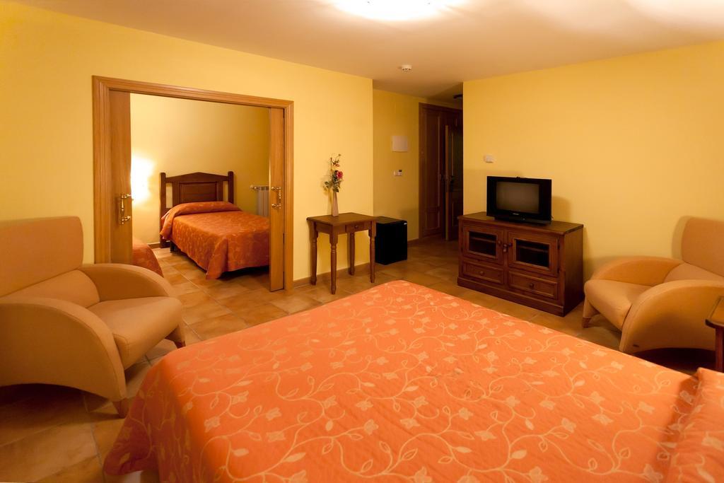 Complejo Turistico Bielsa Hotel Y Camping 客房 照片